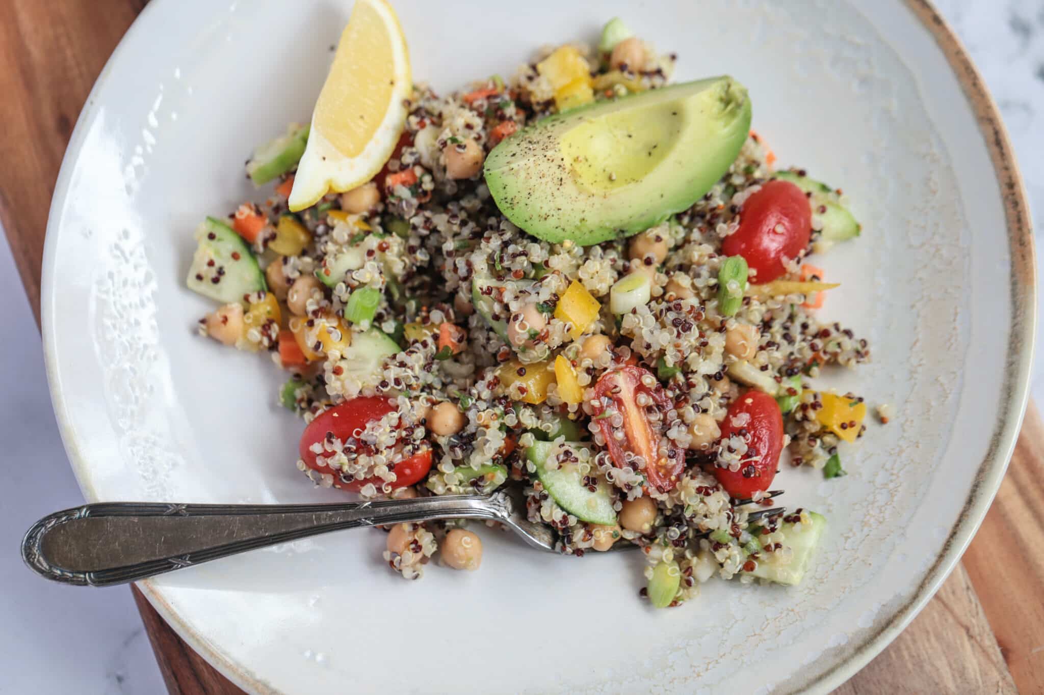 Quinoa-Kikkererwtensalade met Citroen