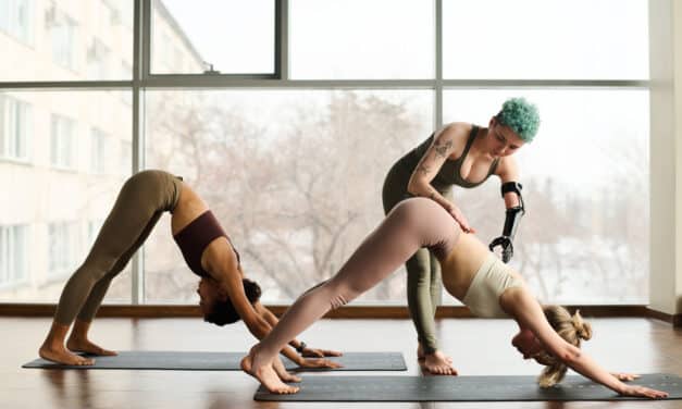 Ashtanga yoga: Wat is het, hoe beoefen je het en wat zijn de voordelen?