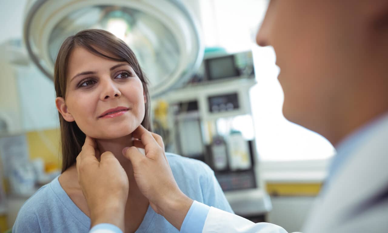 Dit zijn de symptomen van een trage schildklier bij mannen, vrouwen en