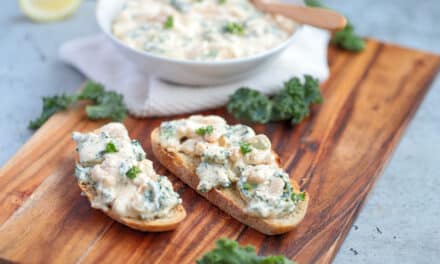 creamy-vegan-lemon-ricotta-butter-beans-on-toast-2