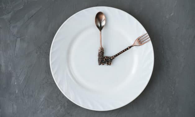 Intermittent fasting voor vrouwen van 50 en ouder: Is dit verstandig?