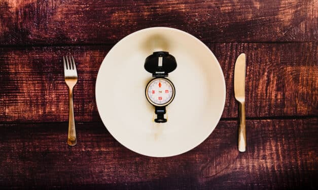 Intermittent fasting voor vrouwen van 60: Wel of niet een goed idee?