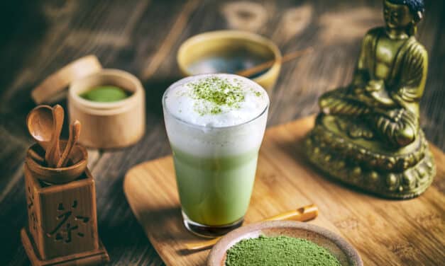 Matcha koffie: Waarom het zo populair is en hoe je het maakt