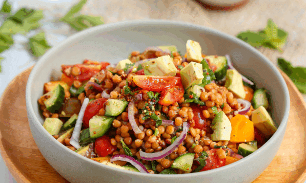 Verse linzensalade met avocado