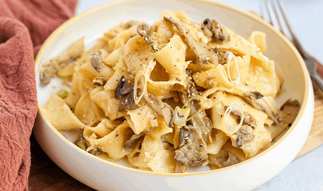 Romige miso-champignonpasta