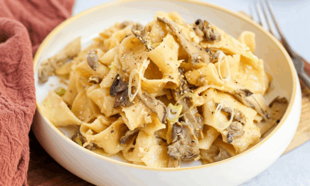 Romige miso-champignonpasta